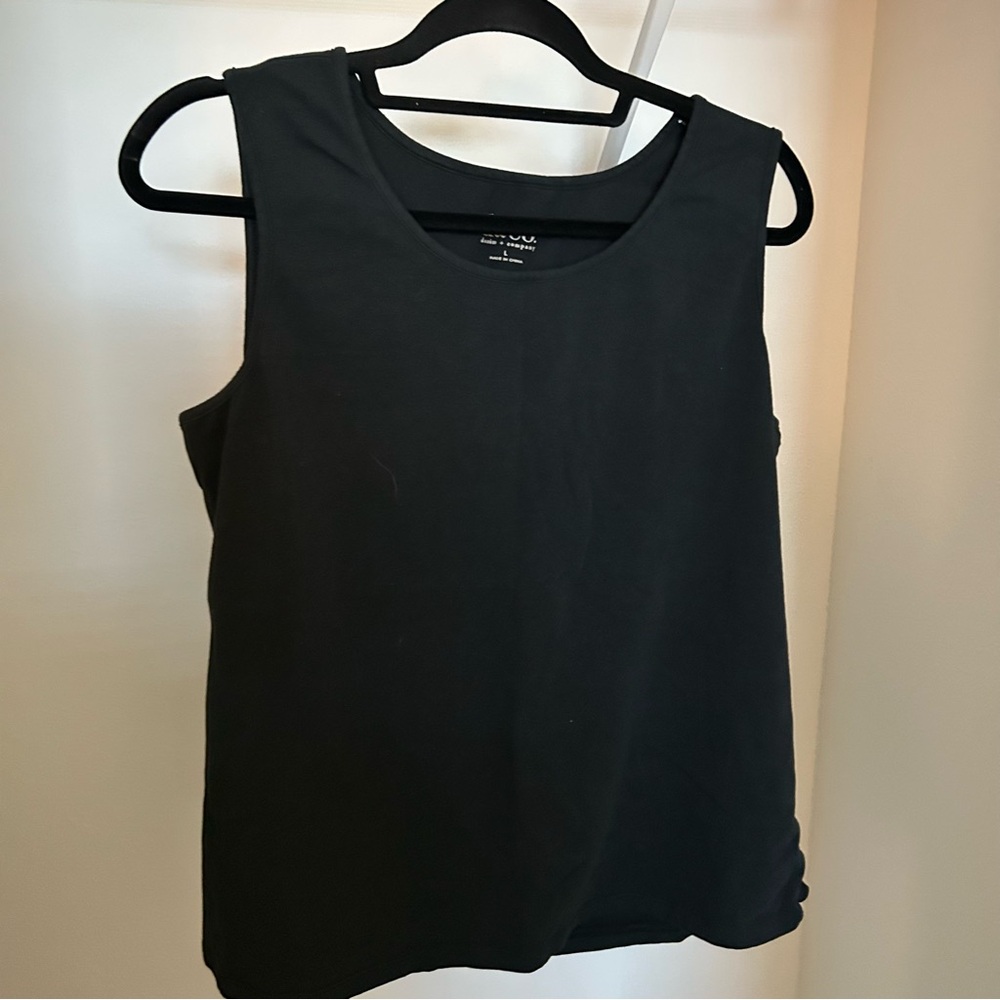 d&co. Women's Black Sleeveless Top Size Large